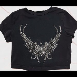 Black crop trop design in the middle.